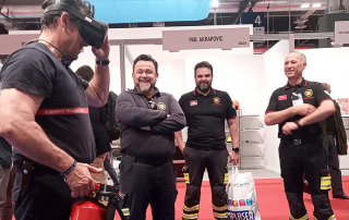 bomberos probando vr extinción de incendios